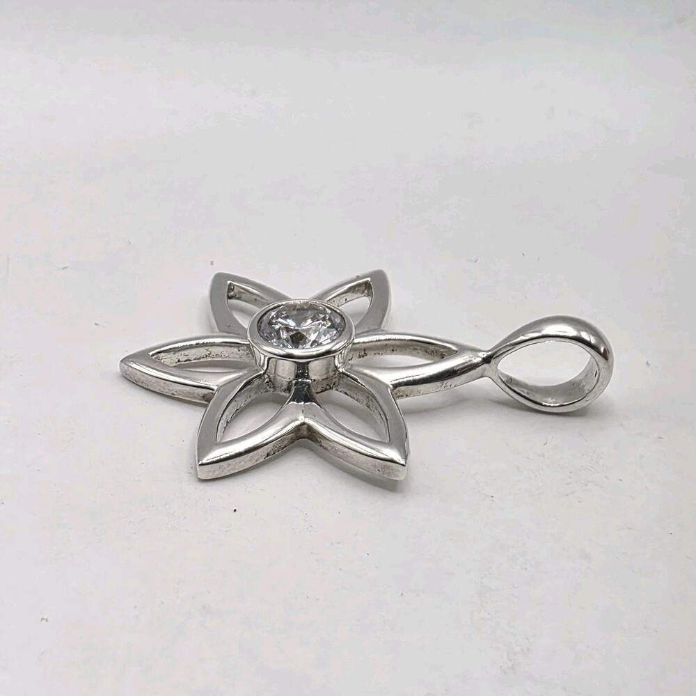 Silpada Sterling Floral Pendant Bezel Set Clear CZ 11.6g - Picture 4 of 7